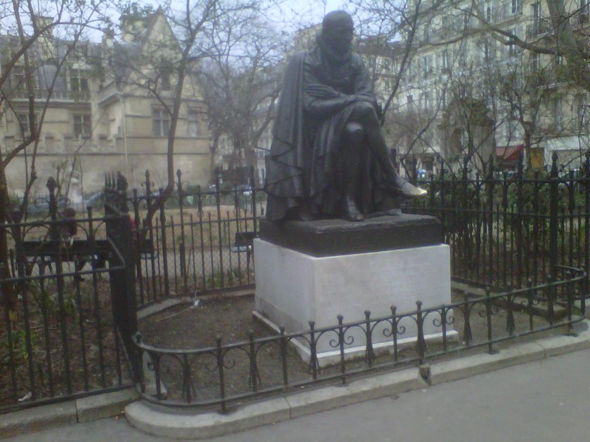 Montaigne Parigi