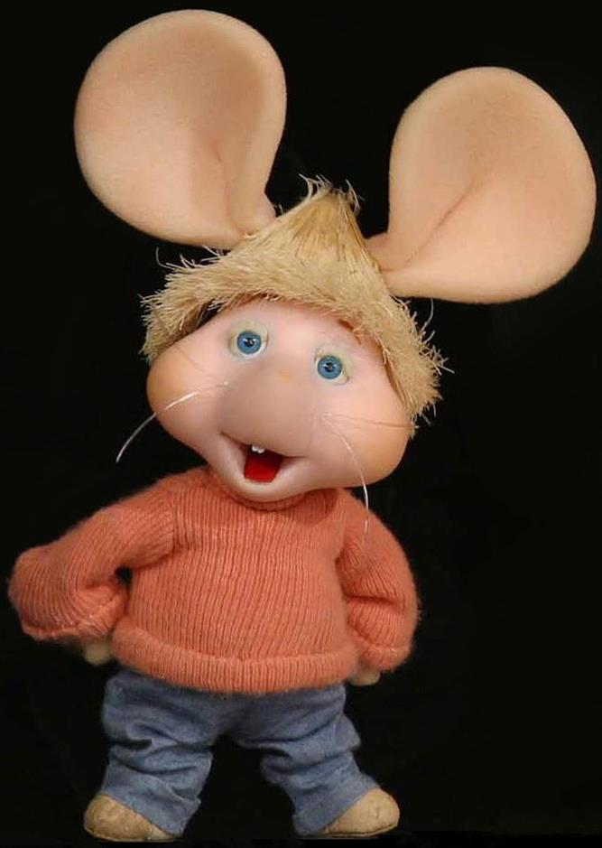 la storia di TOPO GIGIO, nel programma DEDICATO, condotto da